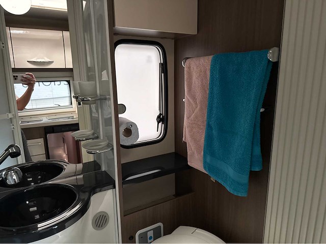 Ford - chausson - 514 flash ford m15 - camper - hefbed -2015 - afbeelding 23 van  24