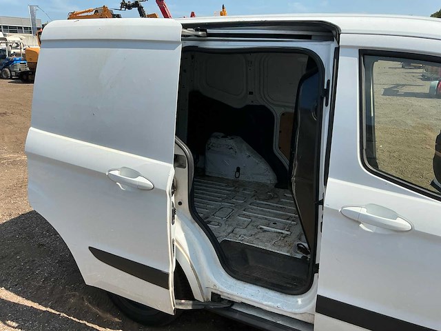 Ford - courier - transit - bedrijfswagen - afbeelding 7 van  15