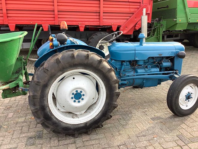 Ford - dexta - oldtimer tractor - afbeelding 3 van  8