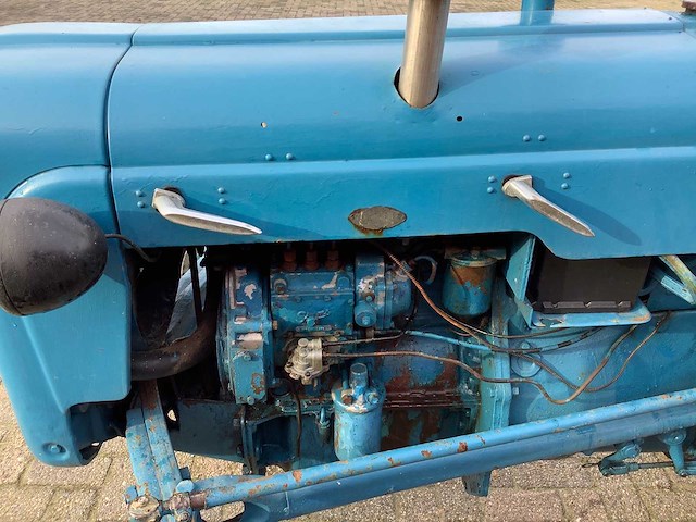 Ford - dexta - oldtimer tractor - afbeelding 6 van  8