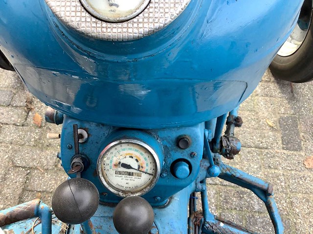 Ford - dexta - oldtimer tractor - afbeelding 8 van  8