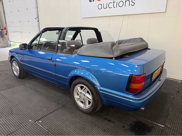 Ford - escort - cabrio - 1.6 xr3 inj. - personenauto - 1988 - afbeelding 21 van  27