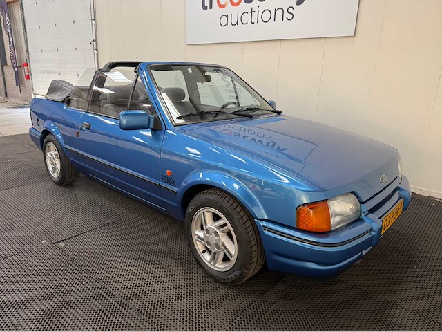 Ford - escort - cabrio - 1.6 xr3 inj. - personenauto - 1988 - afbeelding 24 van  27