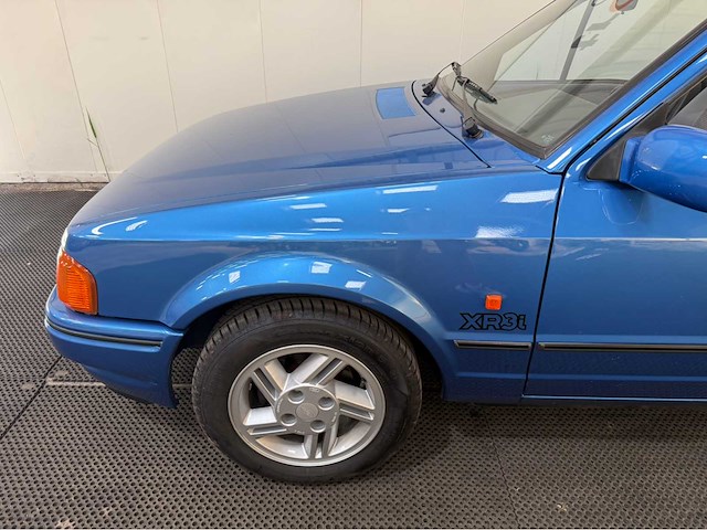 Ford - escort - cabrio - 1.6 xr3 inj. - personenauto - 1988 - afbeelding 7 van  18