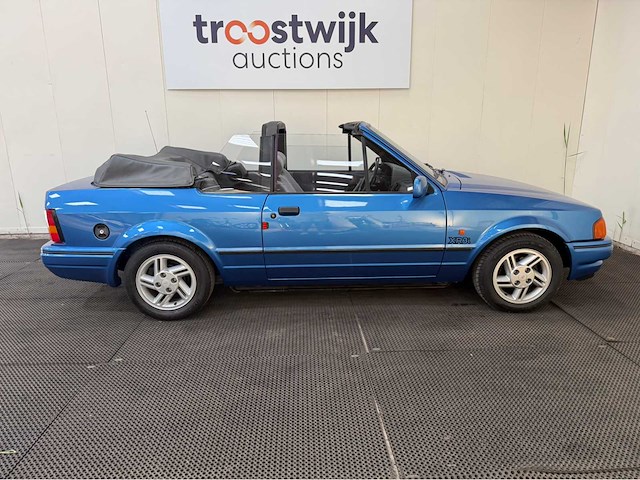 Ford - escort - cabrio - 1.6 xr3 inj. - personenauto - 1988 - afbeelding 14 van  18
