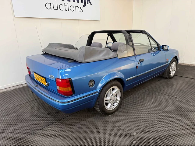 Ford - escort - cabrio - 1.6 xr3 inj. - personenauto - 1988 - afbeelding 25 van  29
