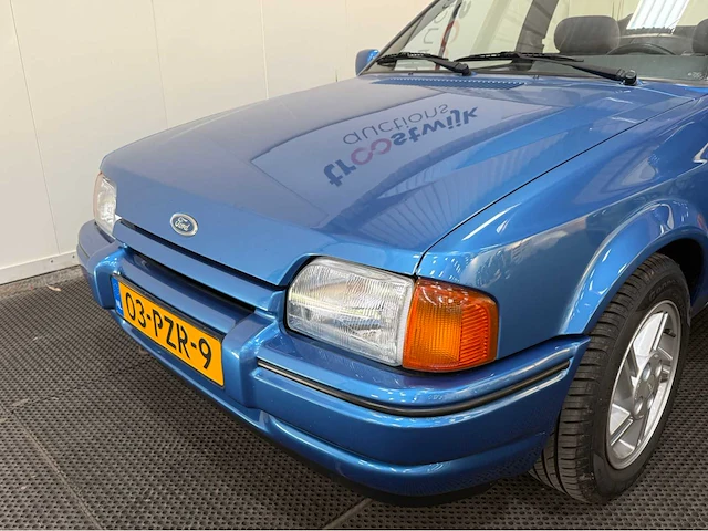 Ford - escort - cabrio - 1.6 xr3 inj. - personenauto - 1988 - afbeelding 29 van  29