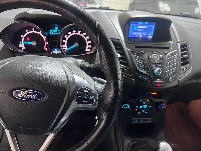 Ford - fiesta - 1.0 ecob. st line - nv-233-d - afbeelding 2 van  21