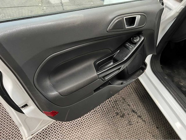 Ford - fiesta - 1.0 white edition - personenauto - 2016 - afbeelding 2 van  16