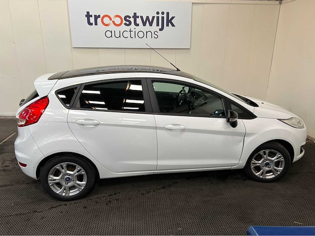 Ford - fiesta - 1.0 white edition - personenauto - 2016 - afbeelding 14 van  16