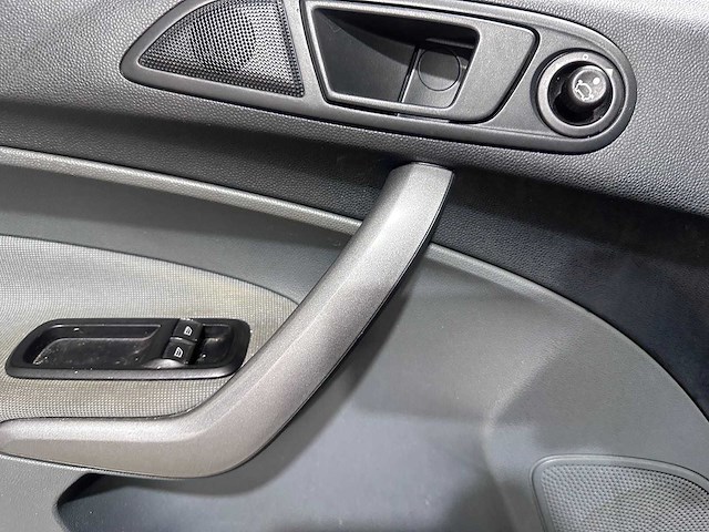 Ford - fiesta - 1.25 limited - 02-nrf-7 - afbeelding 3 van  12