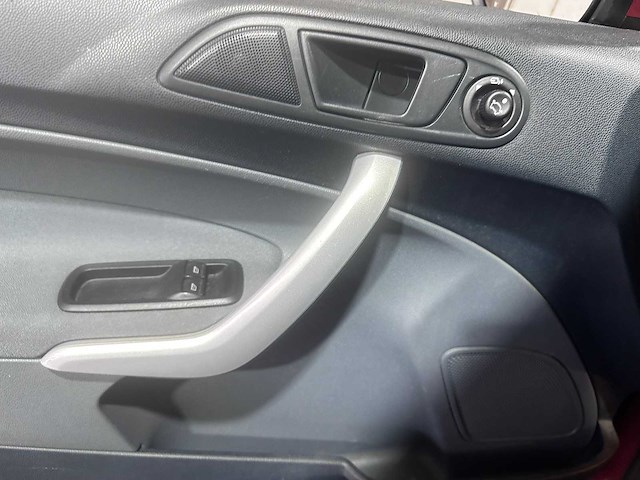 Ford - fiesta - 1.25 titanium - 58-hxj-8 - afbeelding 3 van  20