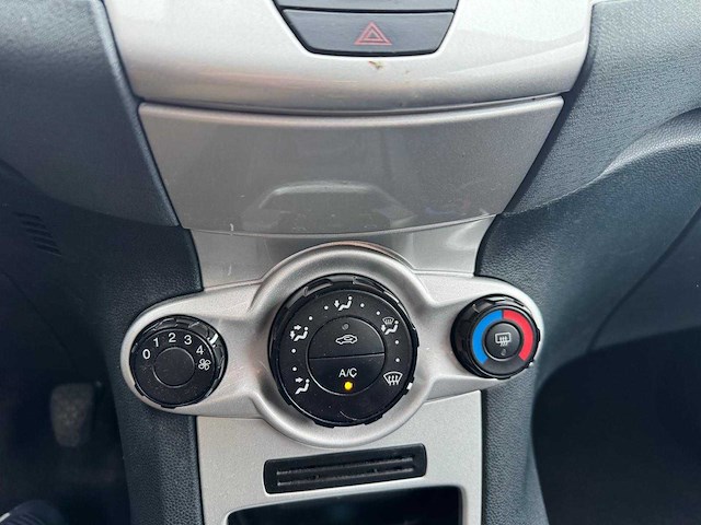 Ford - fiesta - 1.25 titanium - personenauto - afbeelding 4 van  14