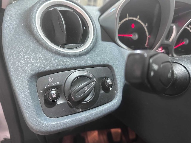Ford - fiesta - 1.25 trend - sz-023-t- 2009 - afbeelding 1 van  11