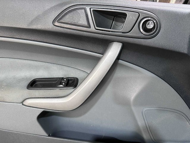 Ford - fiesta - 1.25 trend - z-181-kk- 2011 - afbeelding 2 van  11