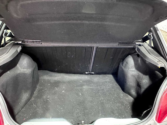 Ford - fiesta - 1.3-8v classic - 58-hz-zs- 2002 - afbeelding 1 van  6