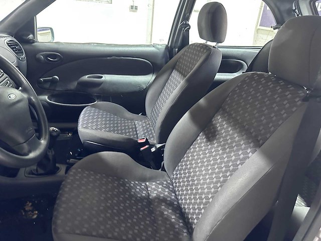 Ford - fiesta - 1.3-8v classic - 58-hz-zs- 2002 - afbeelding 2 van  12