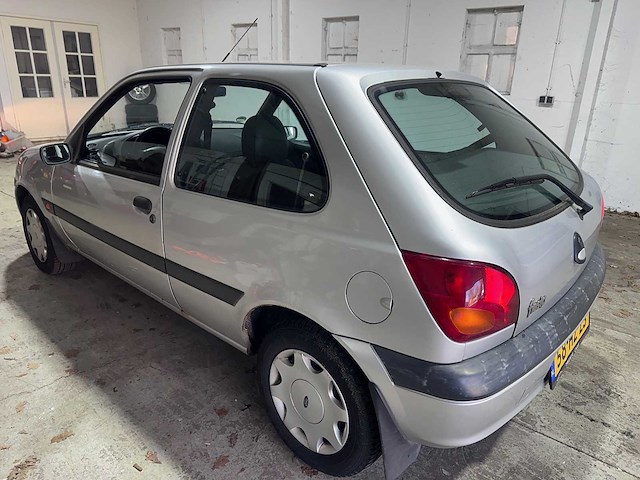 Ford - fiesta - 1.3-8v classic - 58-hz-zs- 2002 - afbeelding 5 van  12