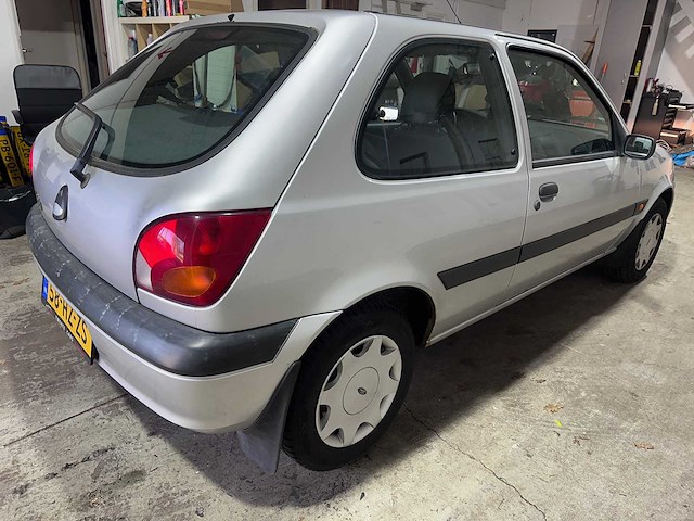 Ford - fiesta - 1.3-8v classic - 58-hz-zs- 2002 - afbeelding 7 van  12
