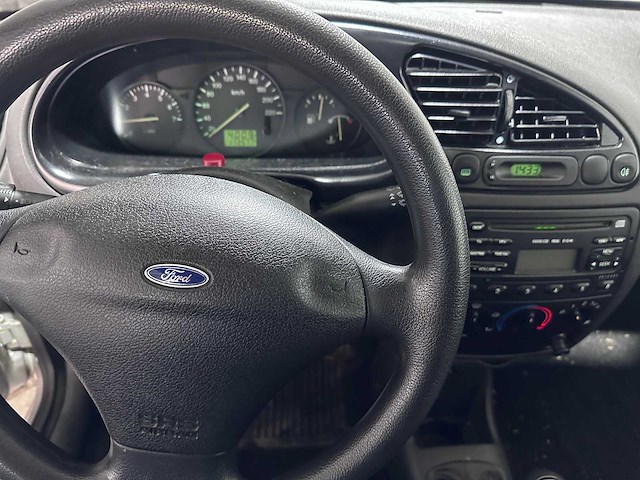 Ford - fiesta - 1.3-8v classic - 58-hz-zs- 2002 - afbeelding 11 van  12