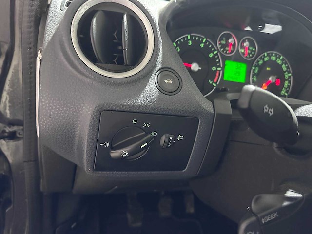 Ford - fiesta - 1.3-8v cool & sound - 97-xn-xb - afbeelding 3 van  16