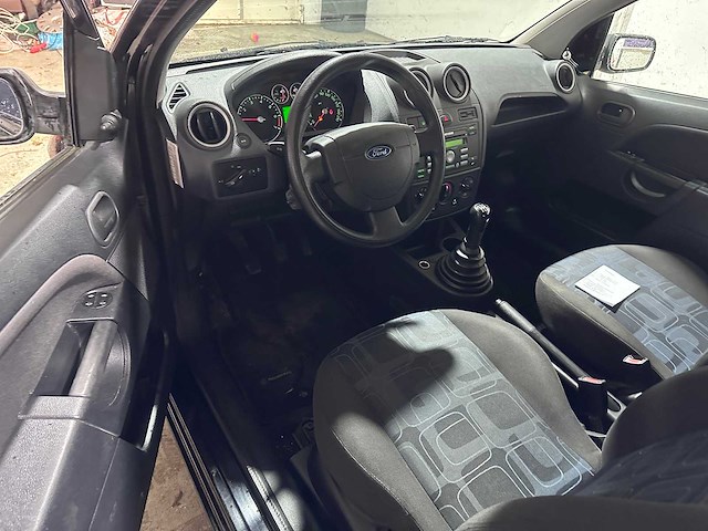 Ford - fiesta - 1.3-8v cool & sound - 97-xn-xb - afbeelding 14 van  16