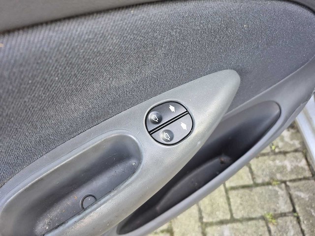 Ford - fiesta - 1.3-8v first edition - personenauto - afbeelding 3 van  12