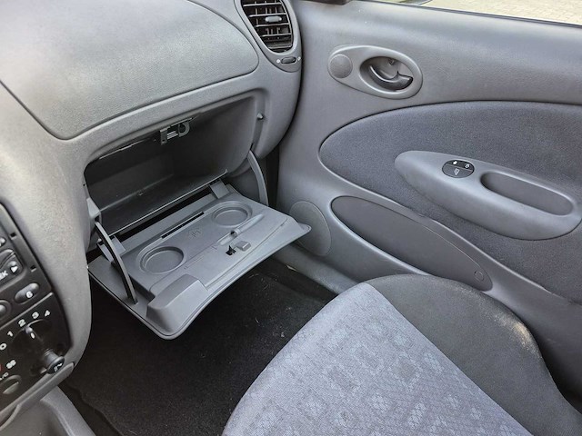 Ford - fiesta - 1.3-8v first edition - personenauto - afbeelding 5 van  12