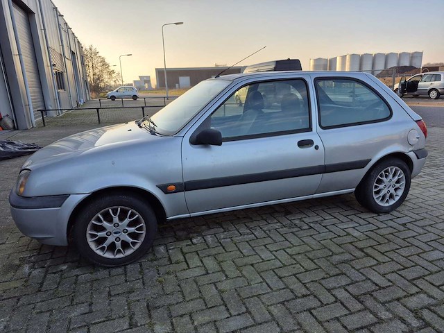 Ford - fiesta - 1.3-8v first edition - personenauto - afbeelding 9 van  12