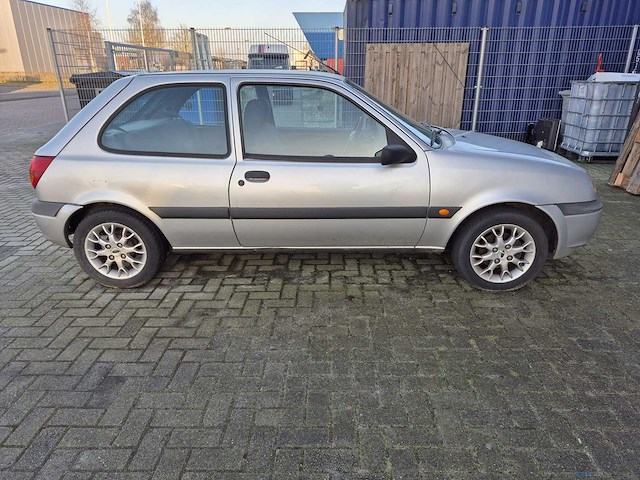 Ford - fiesta - 1.3-8v first edition - personenauto - afbeelding 2 van  14