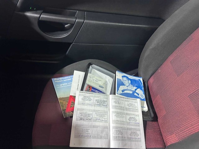 Ford - fiesta - 1.4-16v futura - 80-sl-dl - afbeelding 13 van  21