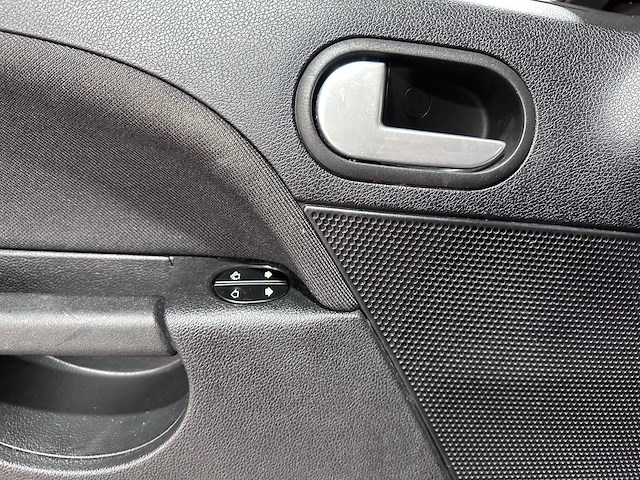 Ford - fiesta - 1.4-16v futura - 80-sl-dl - afbeelding 3 van  21