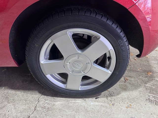 Ford - fiesta - 1.4-16v futura - 80-sl-dl - afbeelding 8 van  21