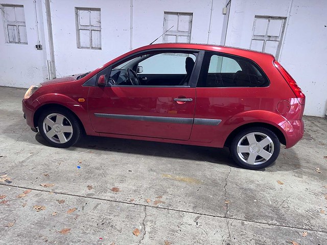 Ford - fiesta - 1.4-16v futura - 80-sl-dl - afbeelding 12 van  21