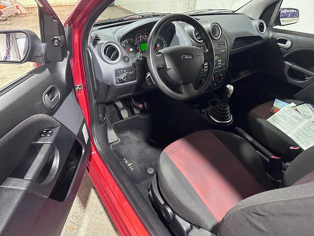 Ford - fiesta - 1.4-16v futura - 80-sl-dl - afbeelding 20 van  21