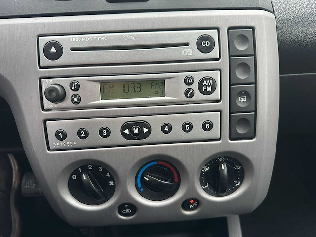 Ford - fiesta - 1.4-16v futura - personenauto - afbeelding 10 van  10