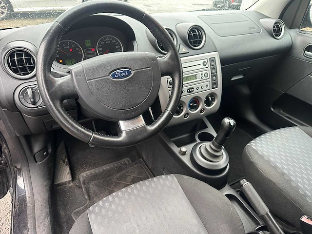 Ford - fiesta - 1.4-16v futura, 06-rv-px - afbeelding 10 van  13