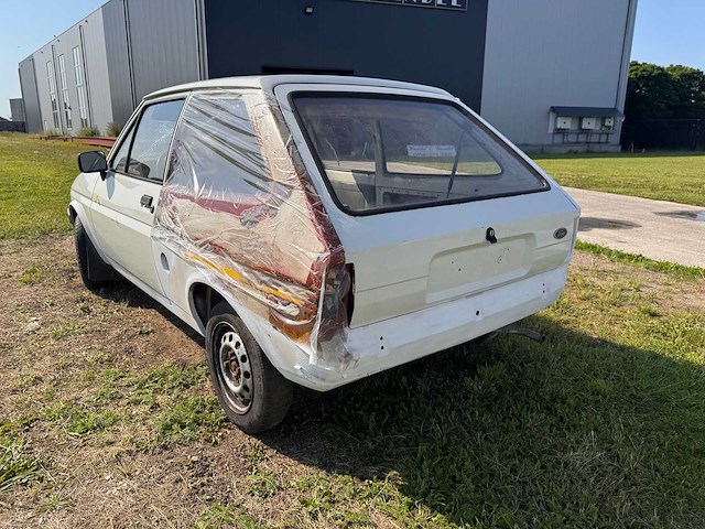 Ford - fiesta - mk2 - personenauto - afbeelding 15 van  16