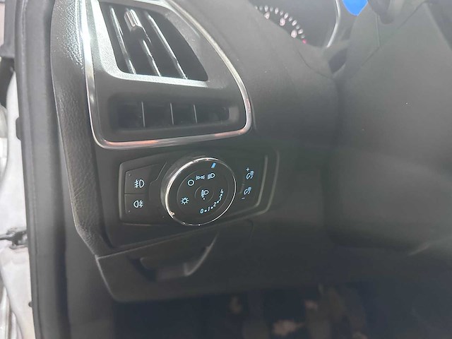 Ford - focus - 1.0 ecoboost trend - st-393-p- 2013 - afbeelding 3 van  17