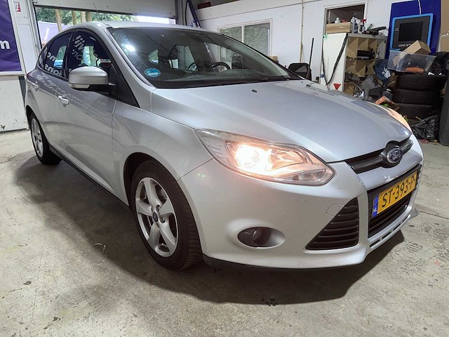 Ford - focus - 1.0 ecoboost trend - st-393-p- 2013 - afbeelding 13 van  17