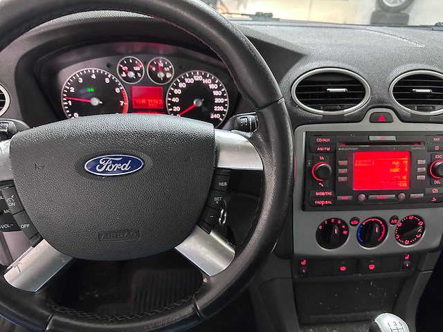 Ford - focus - 1.6-16v futura - 87-xt-tb- 2007 - afbeelding 17 van  19