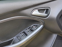 Ford - focus - 1.6 ecob. trend sp. - 2011 - jb-823-s - personenauto - afbeelding 4 van  33