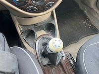 Ford - focus - 1.8-16v ghia - car - 2001 - afbeelding 2 van  10