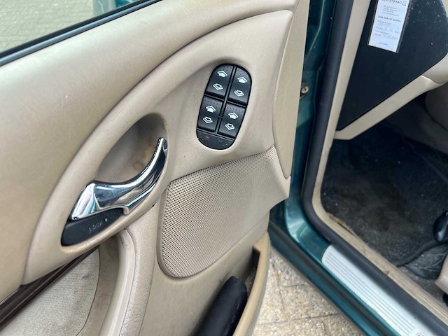 Ford - focus - 1.8-16v ghia - car - 2001 - afbeelding 9 van  10