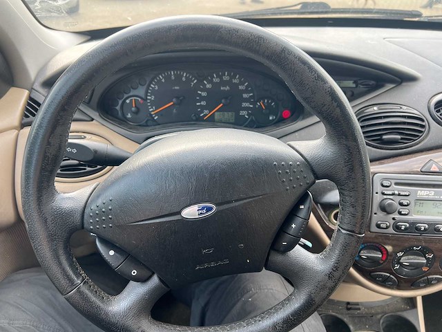 Ford - focus - 1.8-16v ghia - car - 2001 - afbeelding 10 van  10