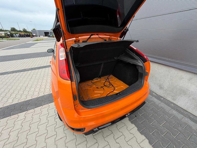 Ford - focus - 2.5-20v st - personenauto - 2007 - afbeelding 19 van  22