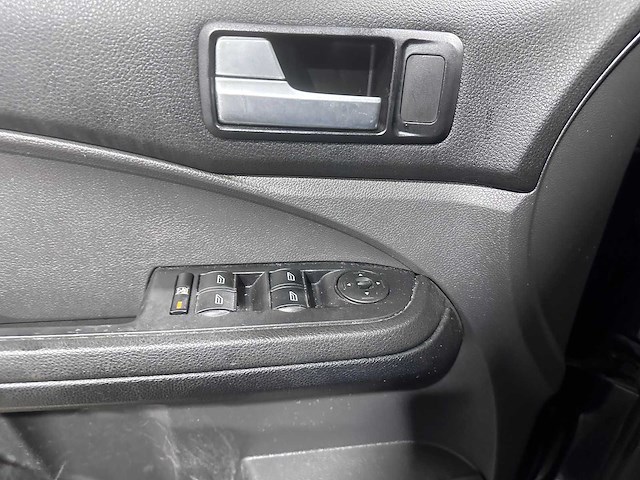 Ford - focus c-max - 2.0-16v ghia - 43-st-dx - afbeelding 18 van  18