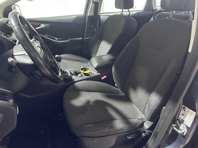 Ford - focus wagon - 1.0 ecob. edit. plus -duitse papieren (voorheen 8-xkr-79) - afbeelding 10 van  10