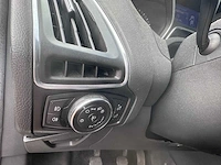 Ford - focus wagon - 1.0 ecob. titanium - jz-690-g- 2012 - afbeelding 3 van  18