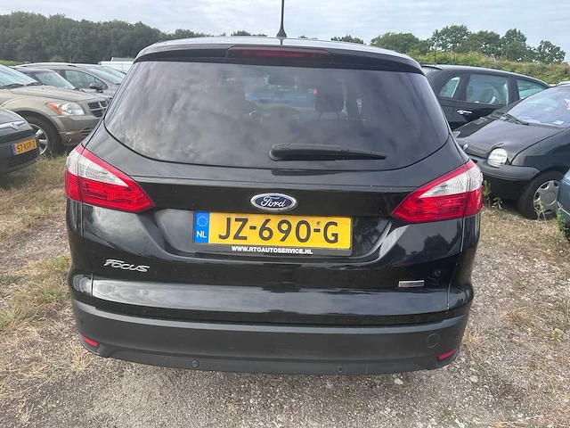 Ford - focus wagon - 1.0 ecob. titanium - jz-690-g- 2012 - afbeelding 13 van  18